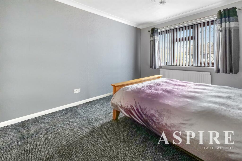 5 bedroom detached house for sale in St. Clements Road, Benfleet, SS7