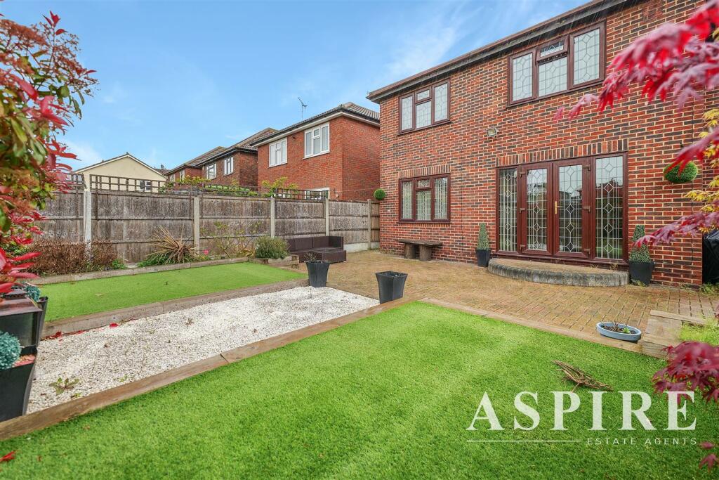 5 bedroom detached house for sale in St. Clements Road, Benfleet, SS7