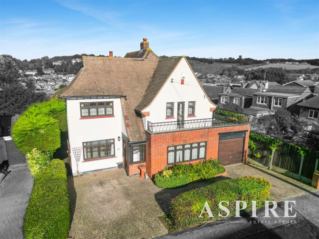3 bedroom detached house for sale in St. Marys Road, Benfleet, SS7