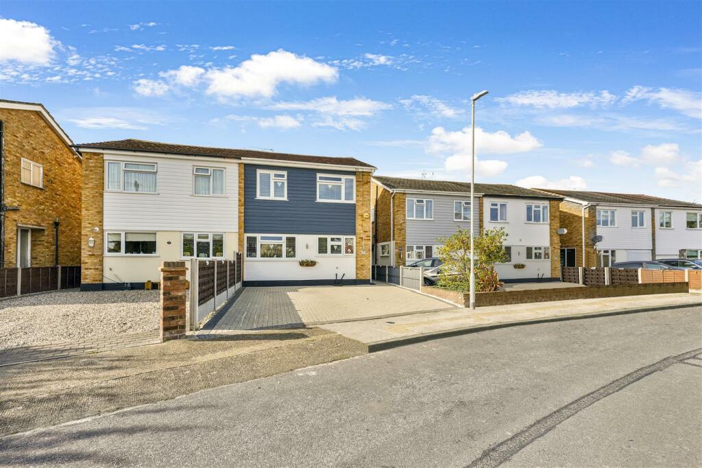 3 bedroom semidetached house for sale in Mandeville Way, Benfleet, SS7