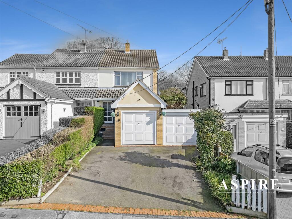 4 bedroom semidetached house for sale in Clarence Road North, Benfleet