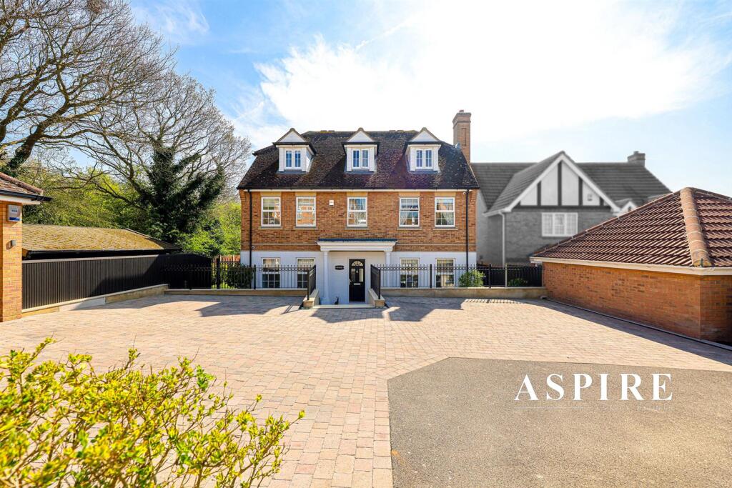 Main image of property: VIDEO MARKETING INSIDE - Victoria Avenue, Rayleigh