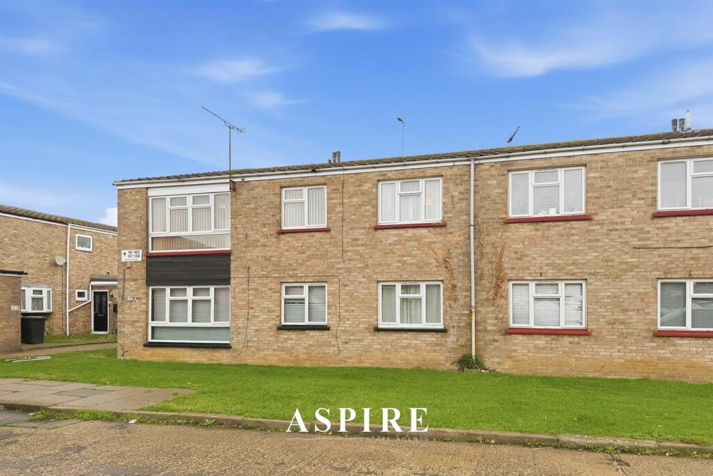 Main image of property: Oxwich Close, Corringham, Stanford-Le-Hope