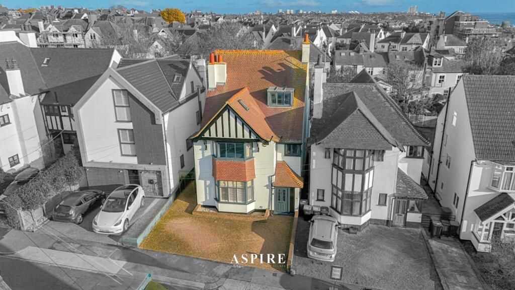Main image of property: VIDEO PRESENTATION INSIDE - Leigh Cliff Road, Leigh-On-Sea