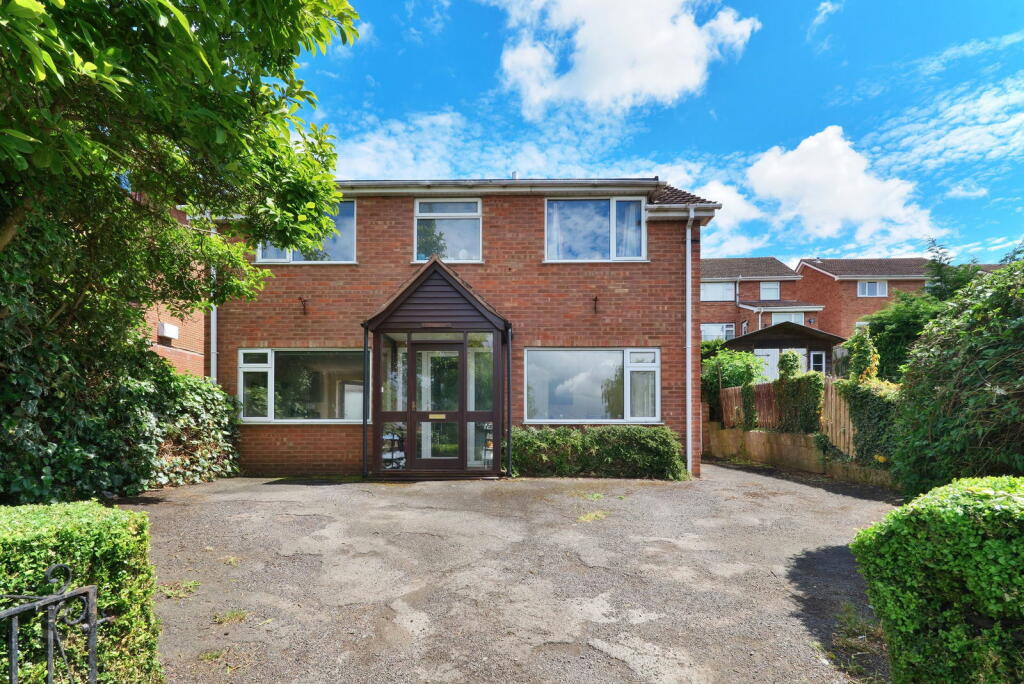 3 bedroom detached house