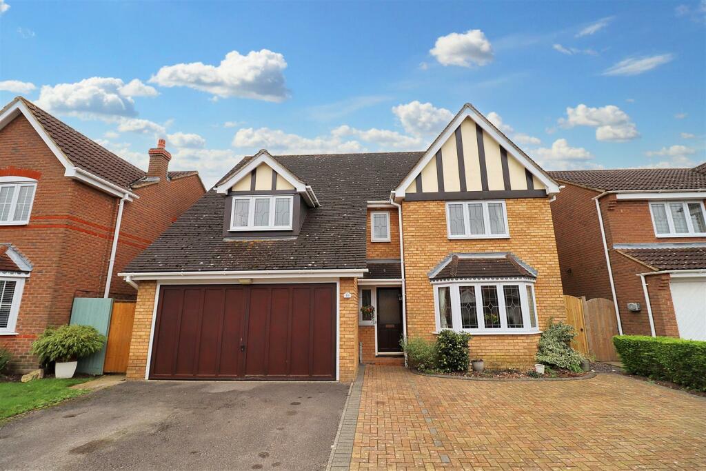 4 bedroom detached house for sale in Highclere Road, Great Notley