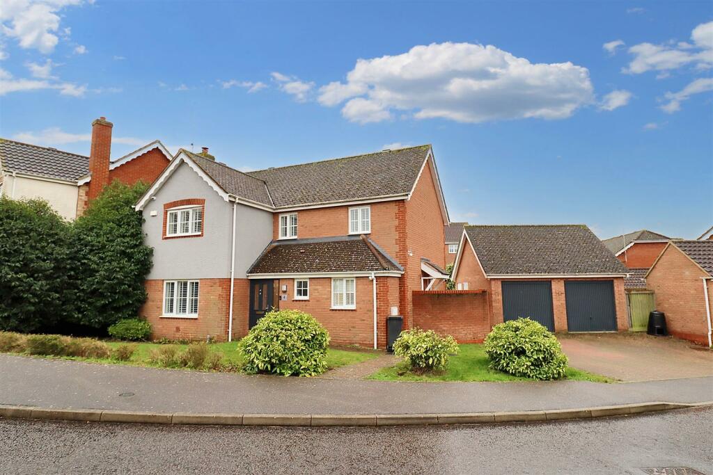 4 bedroom detached house for sale in Rushmoor Drive, Braintree, CM7