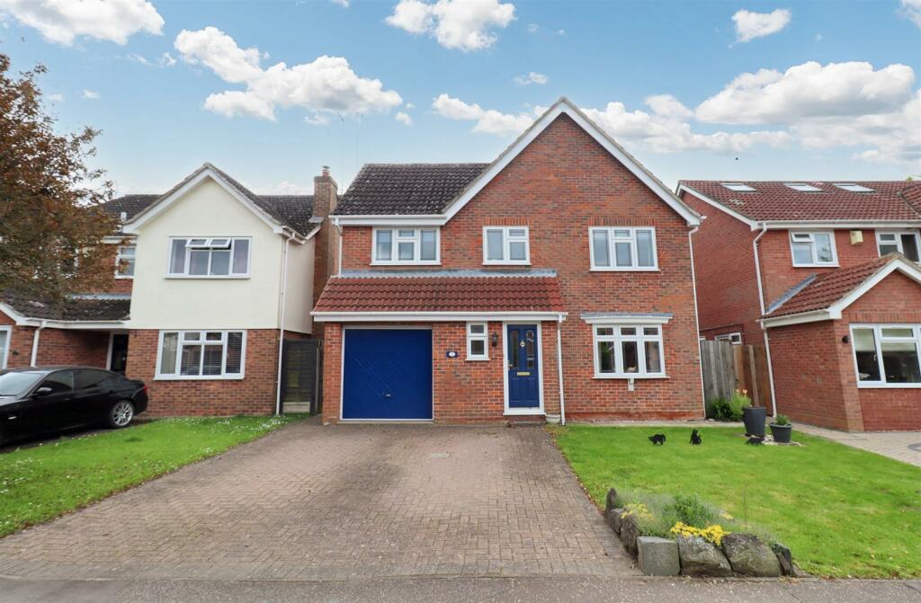 4 bedroom detached house for sale in Levens Way, Great Notley