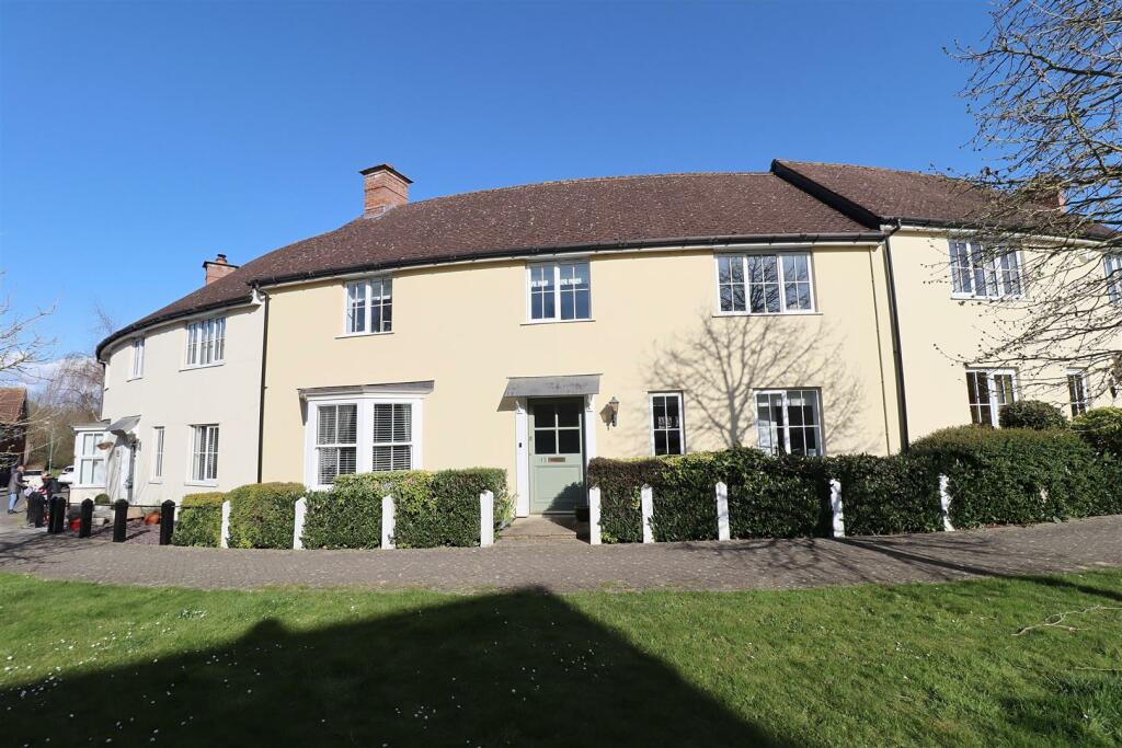3 bedroom terraced house for rent in Priory Lane, Great Notley