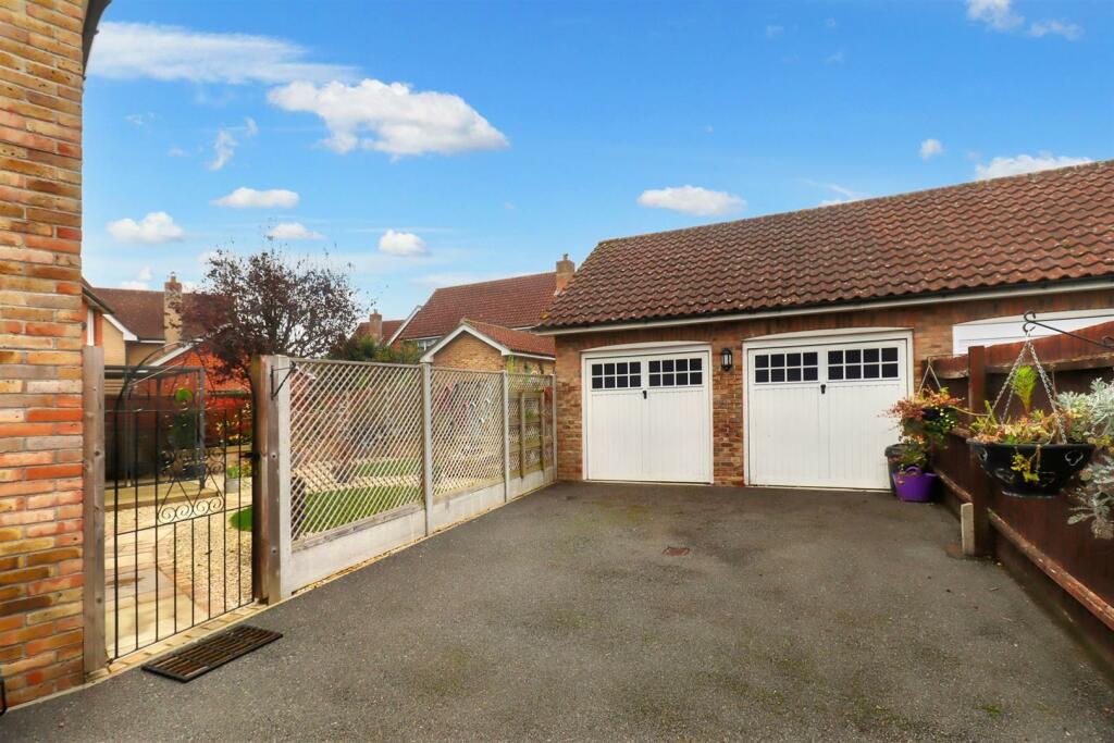 Additional property image - Queenborough Lane, Great Notley, Braintree