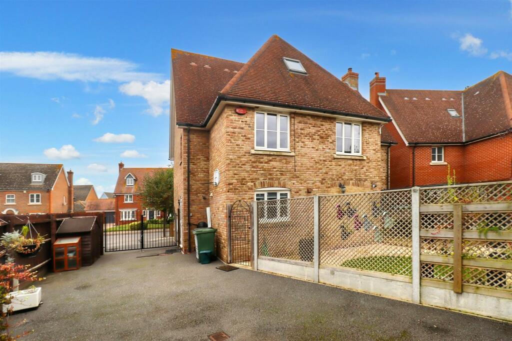 Additional property image - Queenborough Lane, Great Notley, Braintree