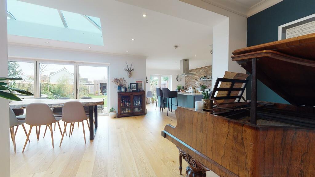 Additional property image - Oaklea Avenue, Chelmsford