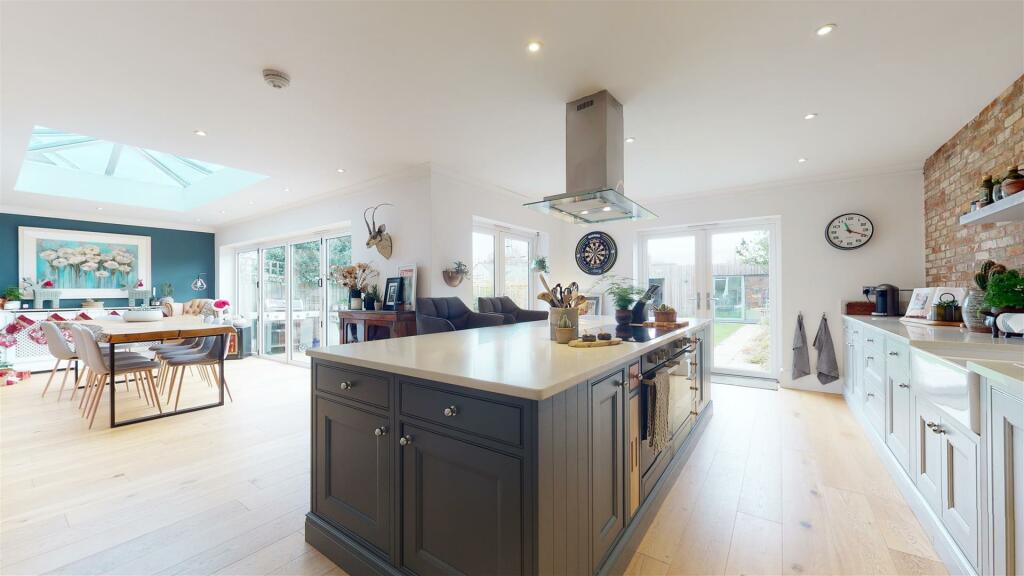 Additional property image - Oaklea Avenue, Chelmsford