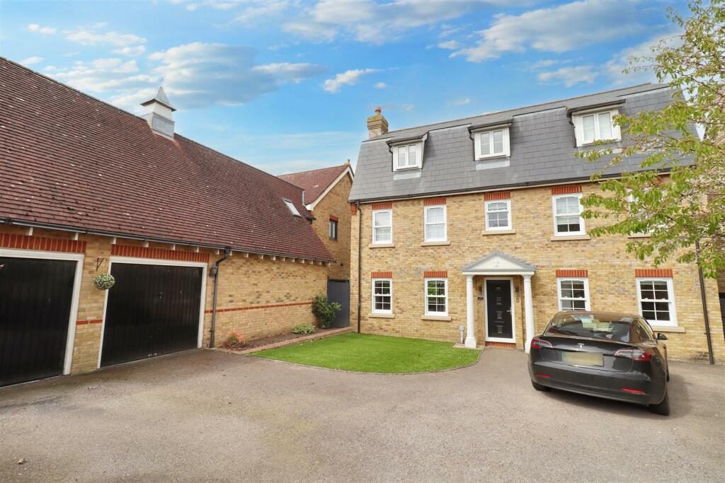Additional property image - Chatsworth Avenue, Great Notley, Braintree