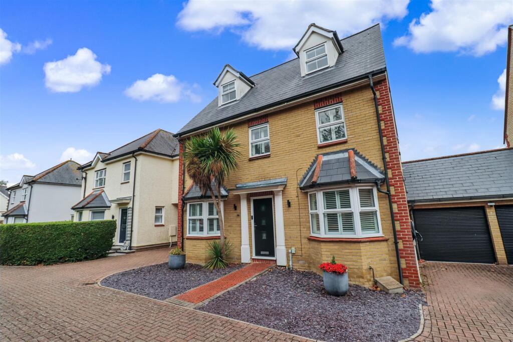 Main image of property: Chatsworth Avenue, Great Notley, Braintree