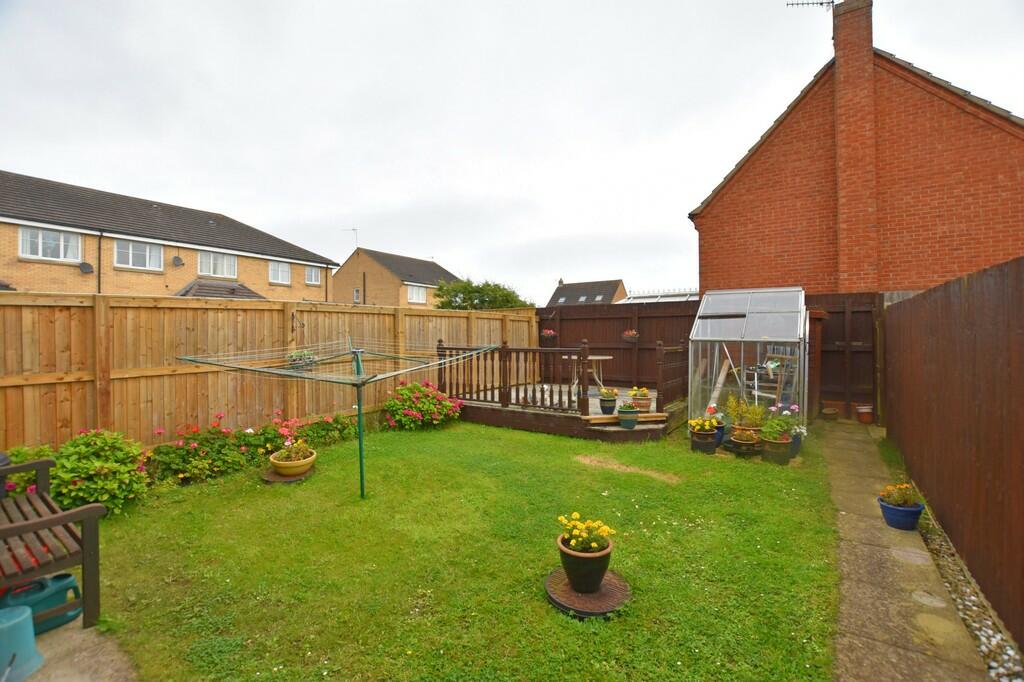 4 bedroom terraced house for sale in The Intake, Osgodby, Scarborough, YO11
