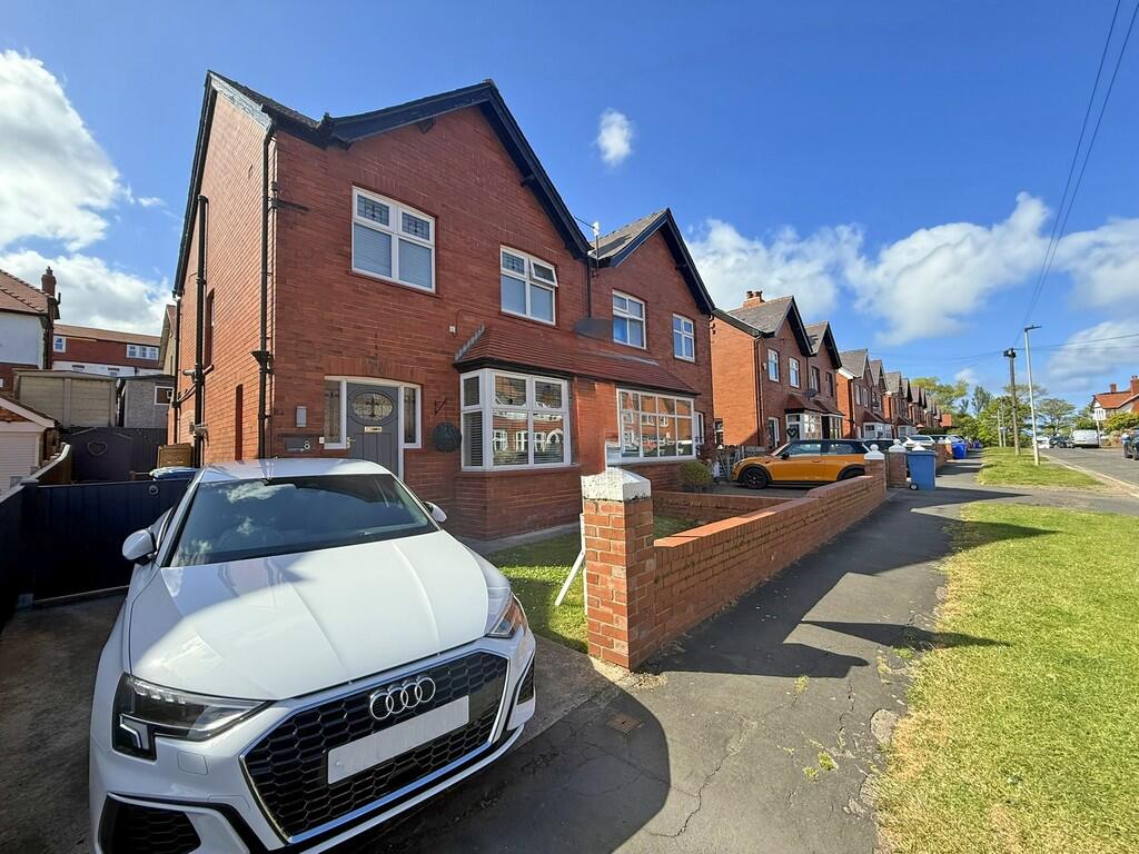 Main image of property: Peasholm Gardens, Scarborough