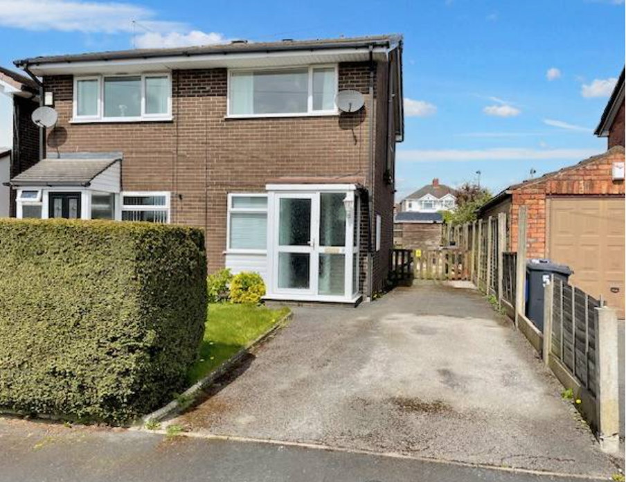 2 bedroom semidetached house for sale in 3 Nabbswood Road, Kidsgrove, StokeonTrent, ST7 4AW, ST7
