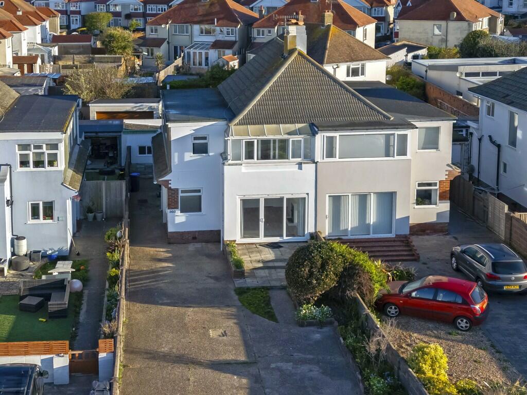 3 bedroom semi-detached house for sale in Brighton Road, Worthing, BN11 2HL, BN11