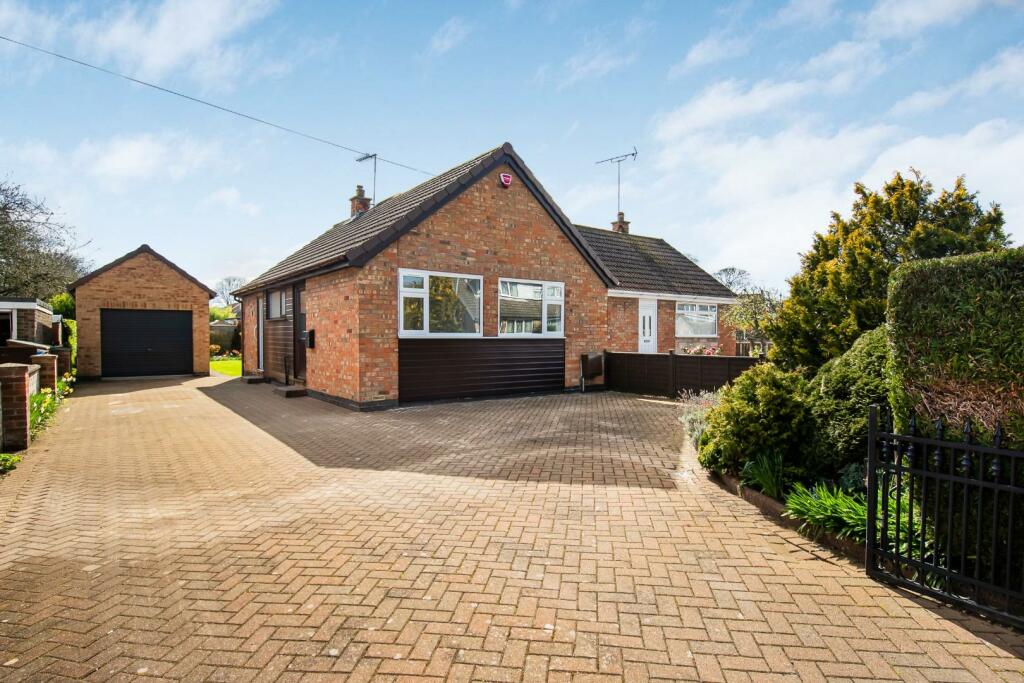 2 bedroom semidetached bungalow for sale in Barley Gate, Leven