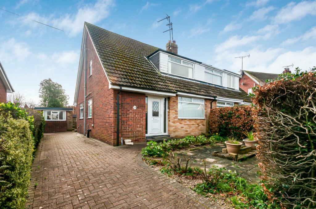 3 bedroom semidetached house for sale in Elm Drive, Cherry Burton