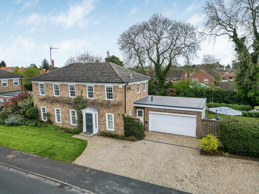 4 bedroom detached house for sale in Highcroft, Cherry Burton, Beverley