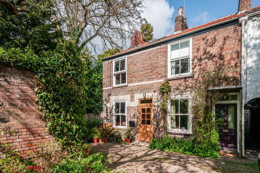 Main image of property: 3 Parkfield Cottages, Seven Corners Lane, Beverley