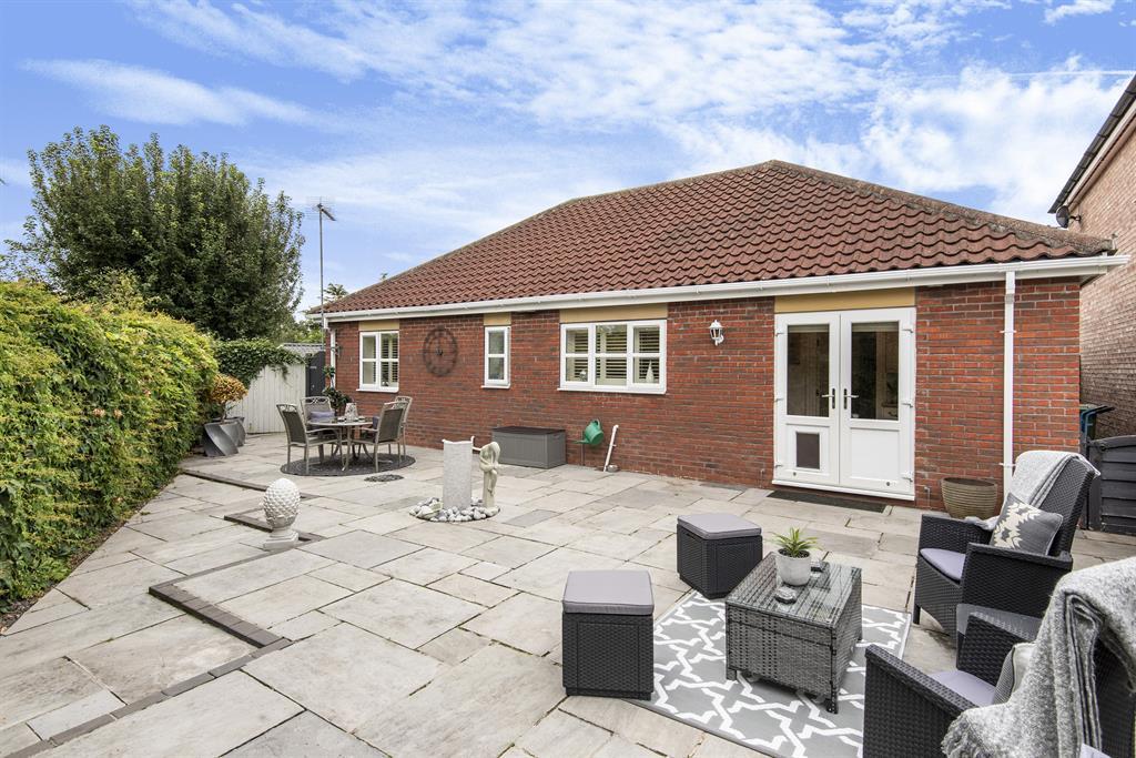 2 bedroom detached bungalow for sale in Lea Close, Leven, East