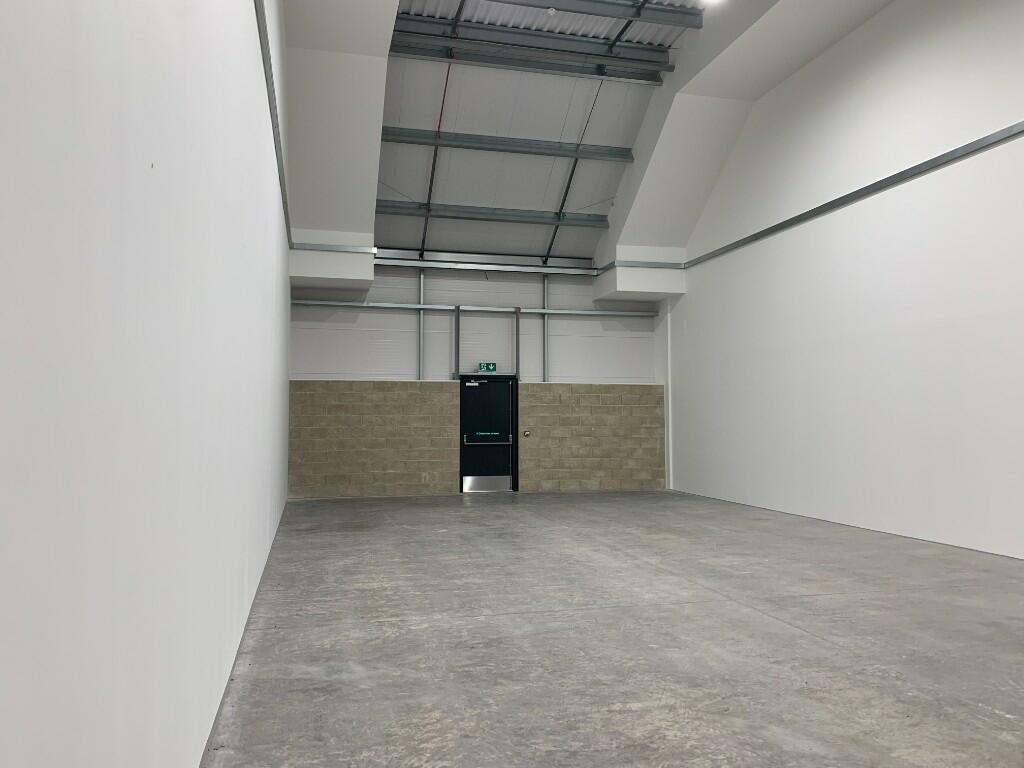 Light industrial facility to lease in Units 2, 3, 6, 7 & 8, Bluegates