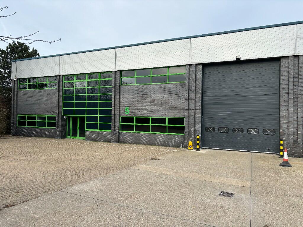 Additional property image - 5 The Spire Green Centre, Harlow, Essex, CM19 5TR