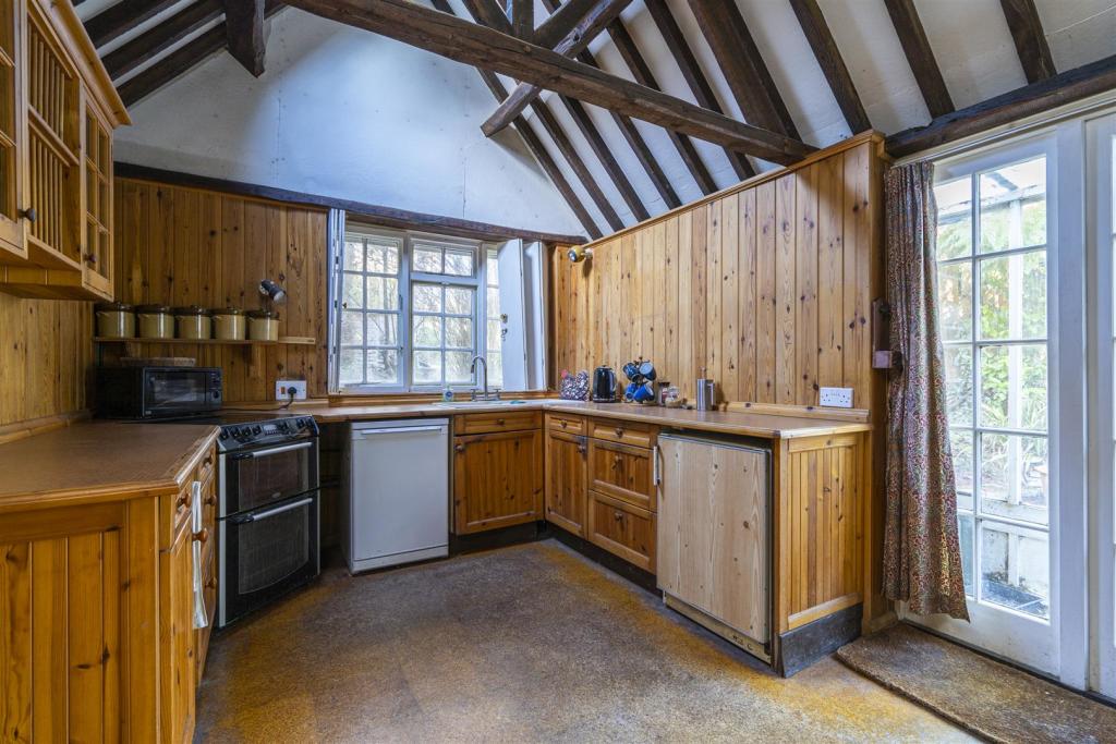 3 bedroom detached house for sale in High Street, Weston Underwood