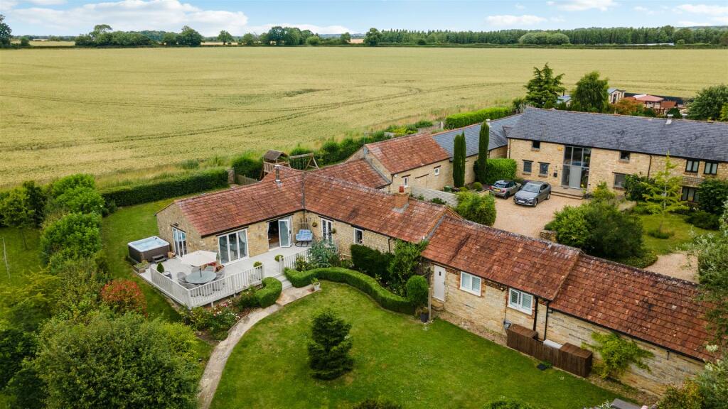 4 bedroom barn conversion for sale in Northfield Barns Drive