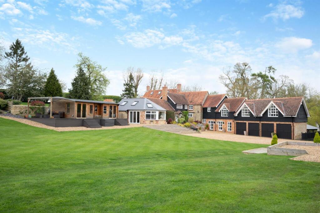 Main image of property: Eakley Lanes, Stoke Goldington, Newport Pagnell