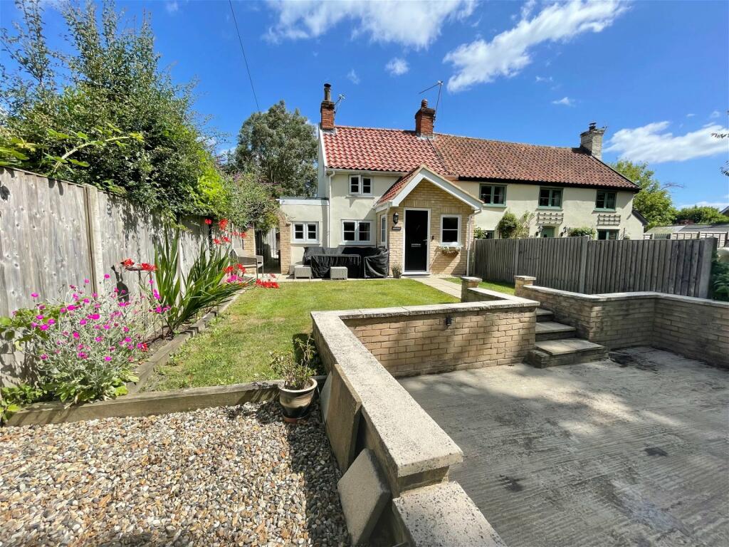 2 bedroom semidetached house for sale in Waterloo Lane, Scole, IP21