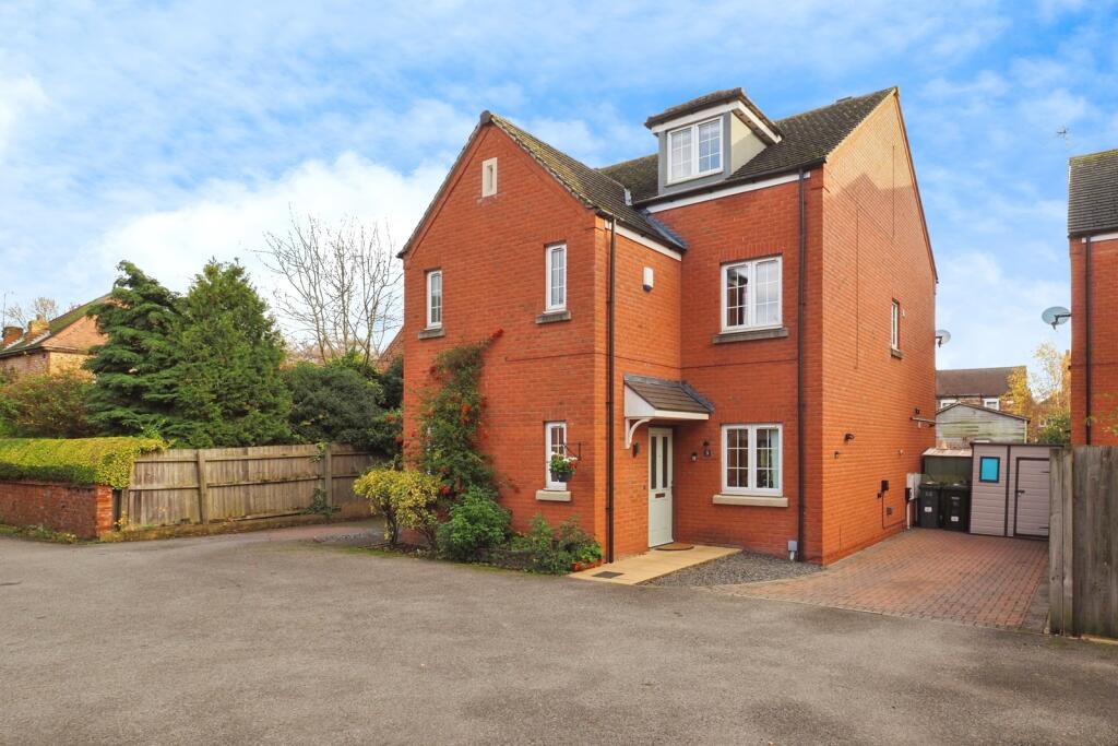 Main image of property: Rosa Court, Gedling, Nottingham, Nottinghamshire, NG4