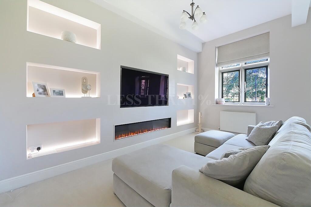 Main image of property: WOOLSTON CLOSE - NN3