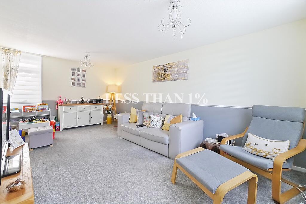3 bedroom terraced house for sale in Dalston Walk NN3