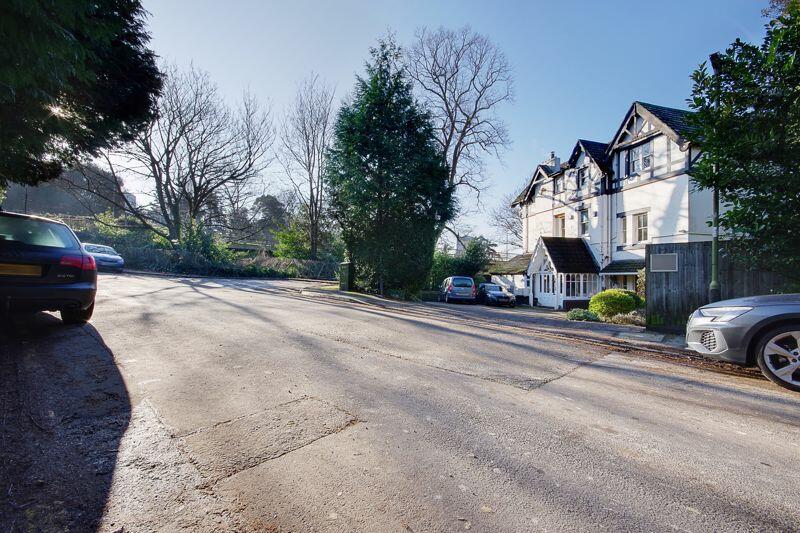 Additional property image - Character Flat, Meyrick Park, Bournemouth