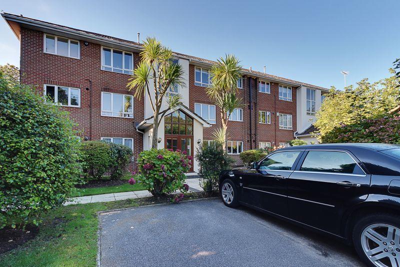 2 bedroom flat for sale in Cavendish Road, Bournemouth, BH1