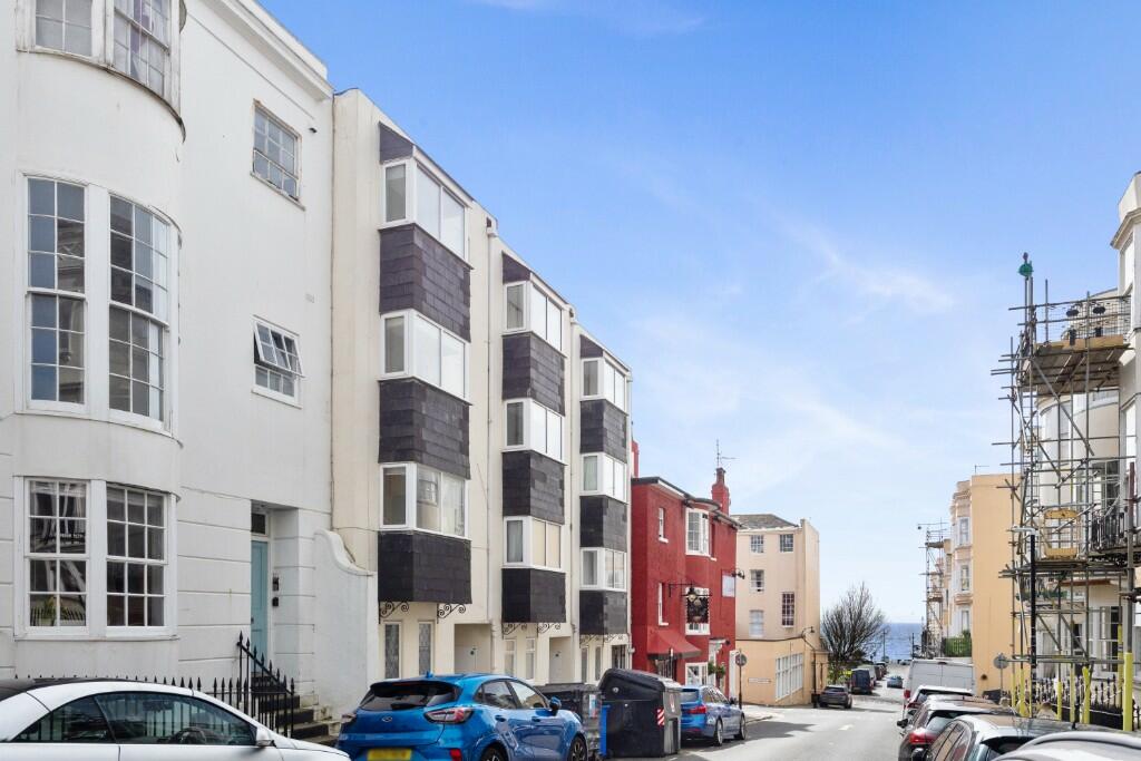 2 bedroom flat for sale in Bedford Place, Brighton, BN1 2PT, BN1