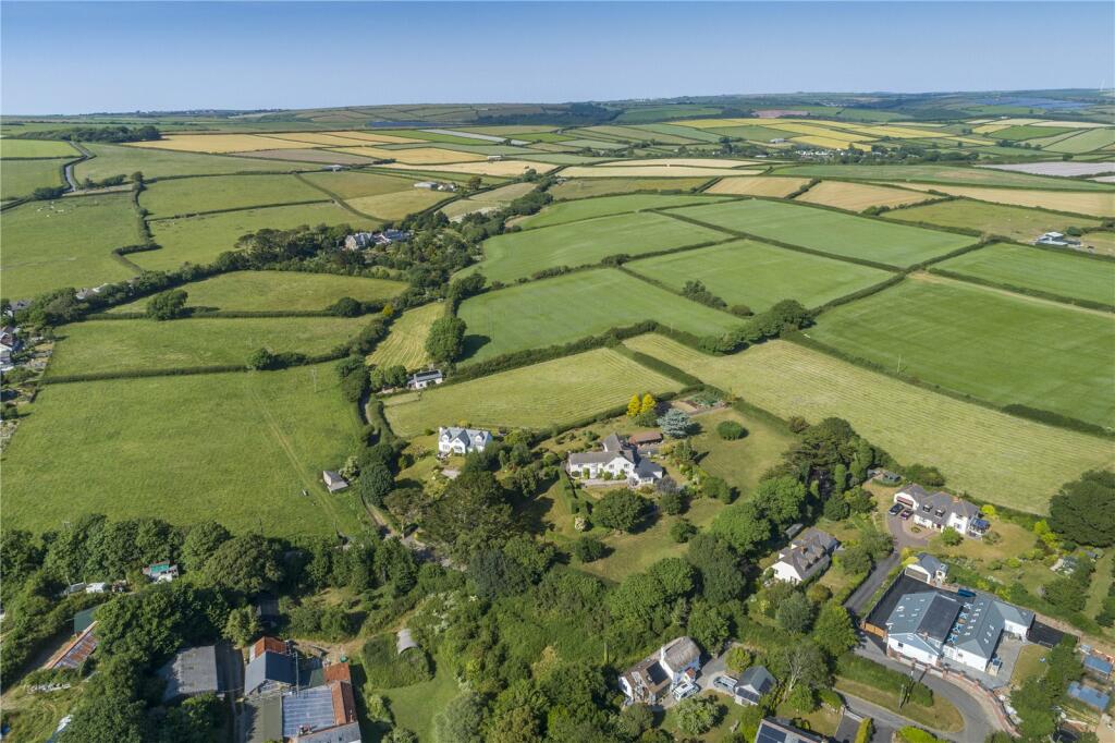 5 bedroom detached house for sale in Braunton, Devon, EX33