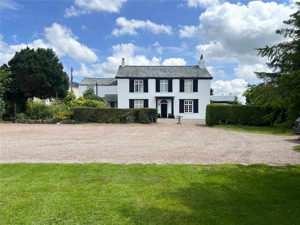 6 bedroom detached house for sale in Eastleigh, Bideford, Devon, EX39