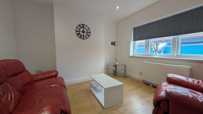 Main image of property: Modern 2 Bedroom Flat on the Edge Nottingham City Centre