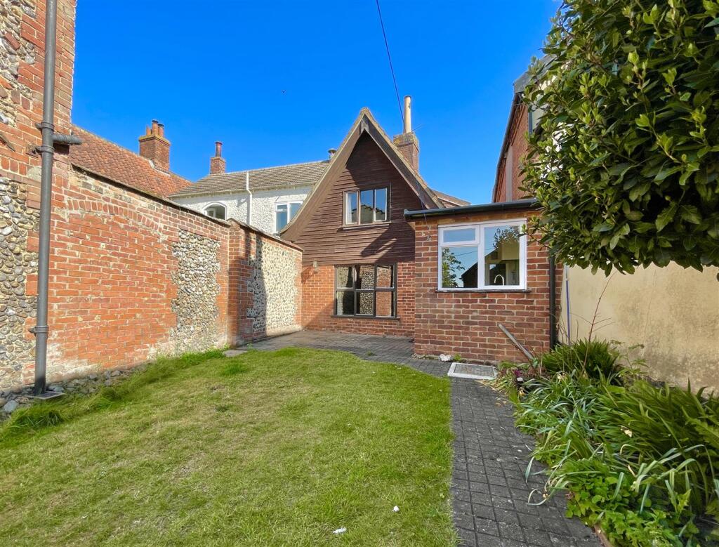 Main image of property: Market Place, Hingham