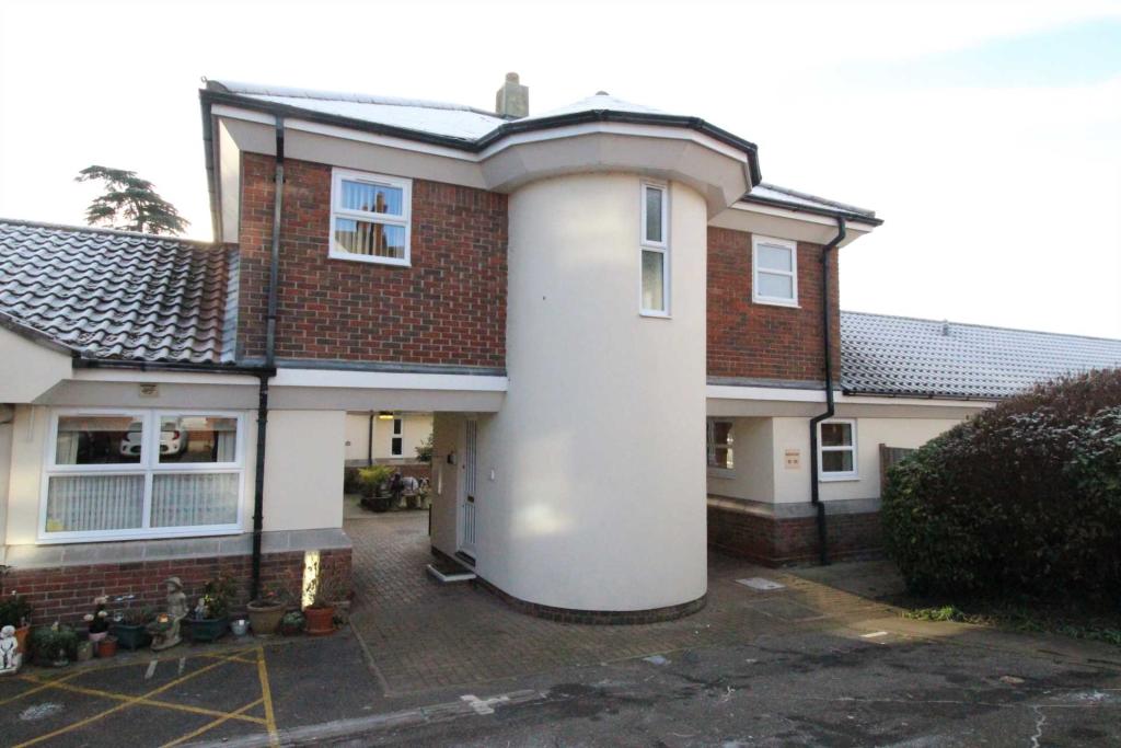 2 bedroom retirement property for sale in Spital Road, Maldon, CM9