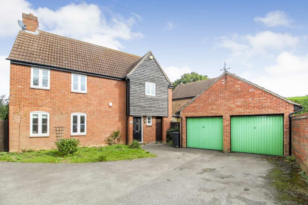 4 bedroom detached house for sale in Wickfield Ash, Chelmsford, CM1
