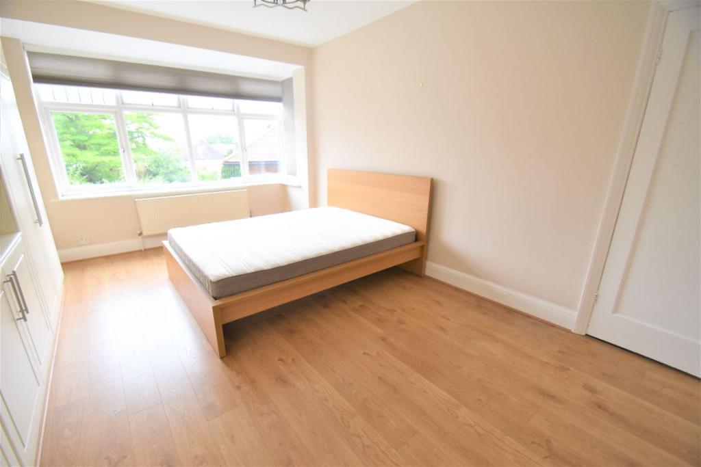 1 bedroom house share for rent in Double Room in House Share - Ealing, W5