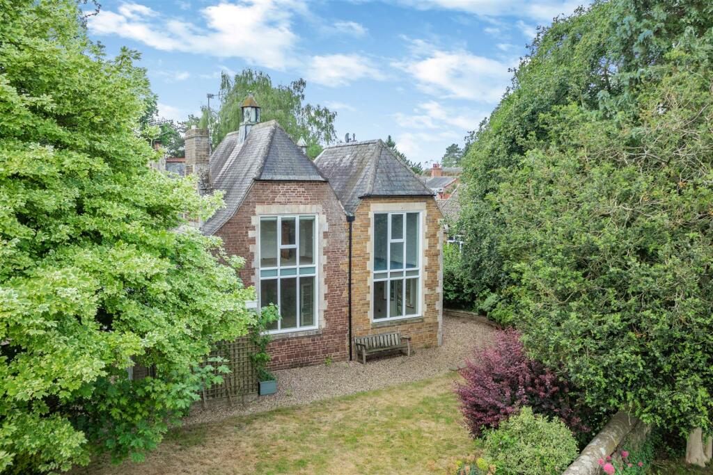 4 bedroom character property for sale in Church Close, Ashwell, Rutland