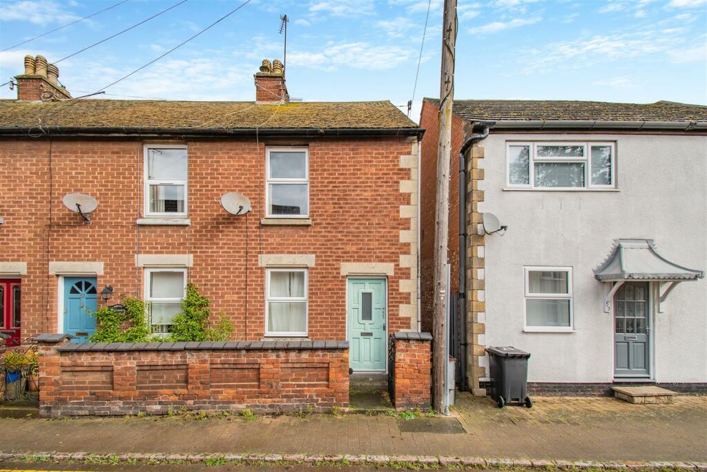 2 bedroom detached house for sale in Deans Street, Oakham, Rutland, LE15