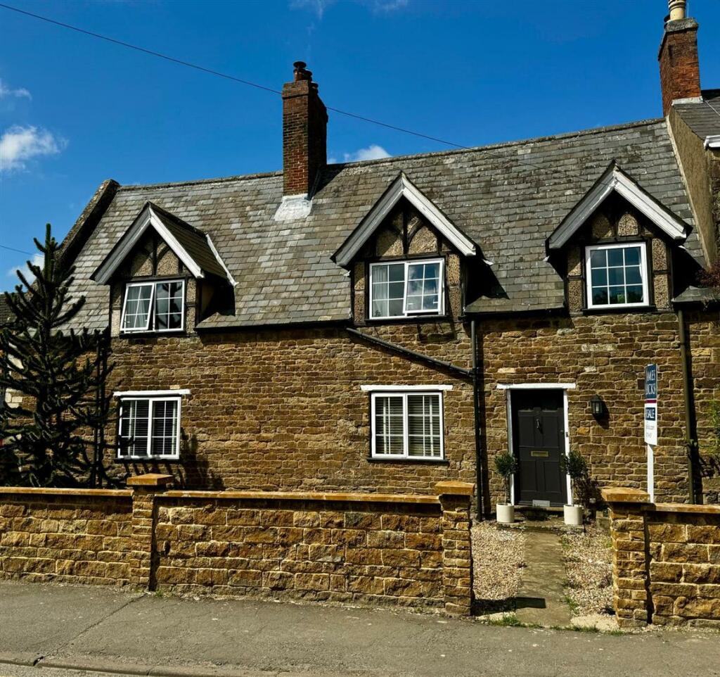 3 bedroom cottage for sale in Barleythorpe Road, Oakham, Rutland, LE15